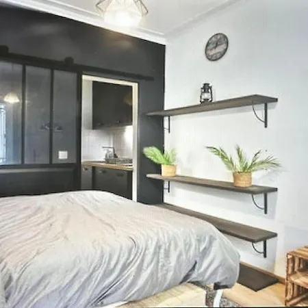 Studio Cosy Et Agreable Equipe Parigi